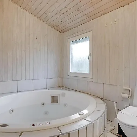 Ferienhaus Four Bedroom Holiday In Sydals